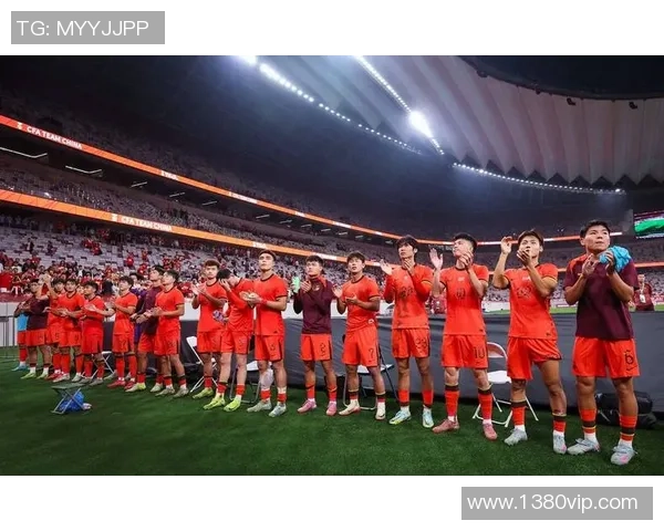 国足U22迎战泰国队全力争胜期待年轻球员展现实力与团队合作精神