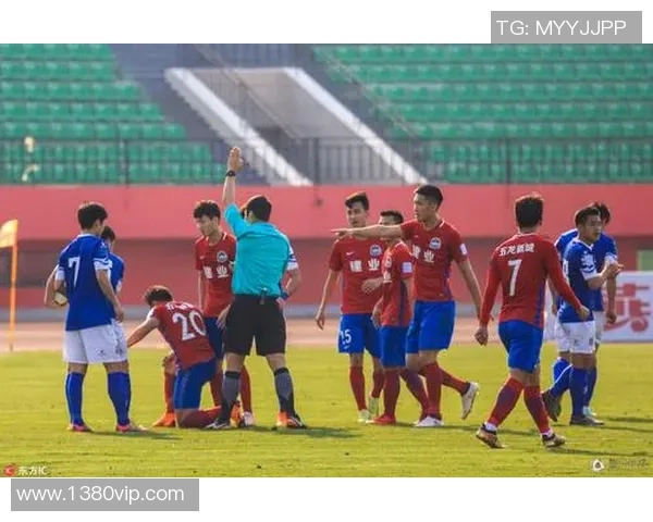 恒大与香港东方激烈对抗引发的足球赛场冲突分析与反思